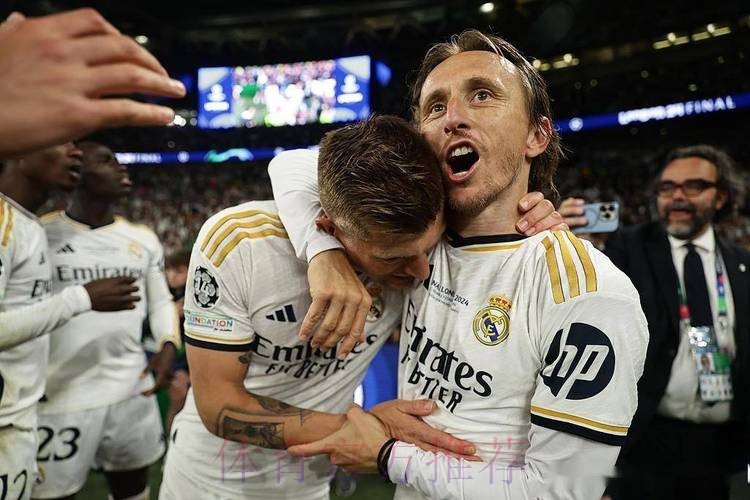 罗马诺:莫德里奇只想留皇马 在等球队进行续约谈判